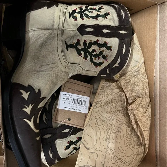 Brown and Cream Ankle Boots with Western Embroidery cactus women 8.5 - Picture 3 of 9